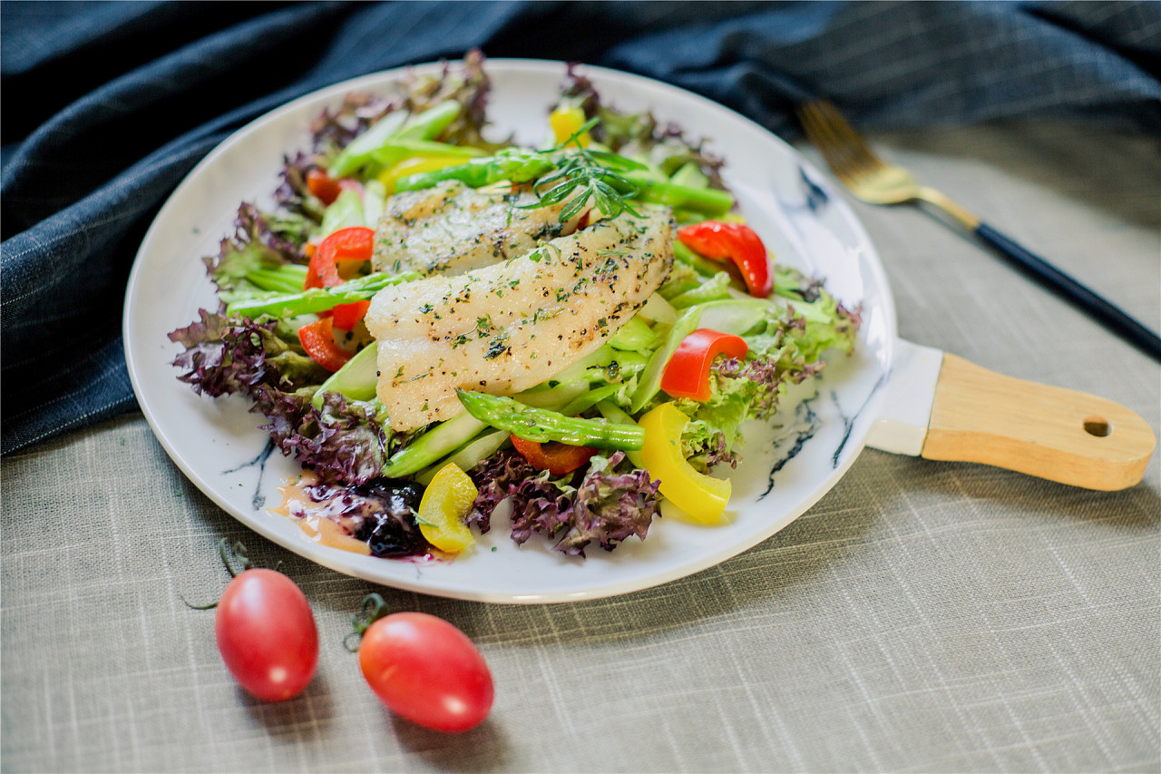 禁止涉毒艺人复出未剥夺其劳动权