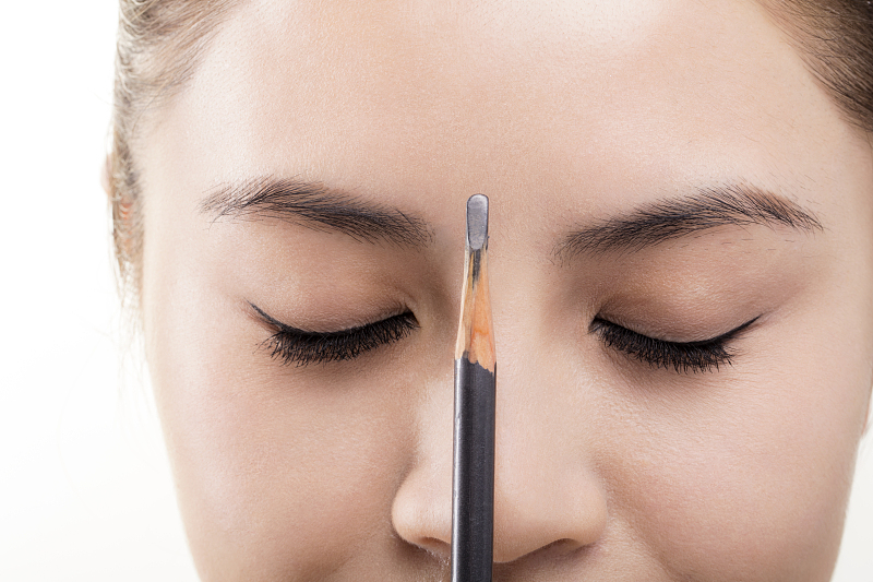 Coach热销难抵关税寒流 Tapestry(TPR.US)盈利展望受挫股价暴跌