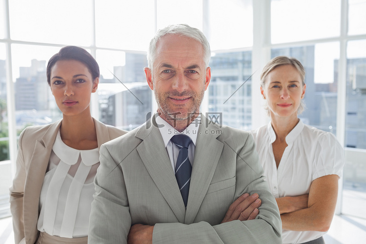 冒充官方账号、歪曲解读军史……一批违法违规涉军自媒体账号被处置