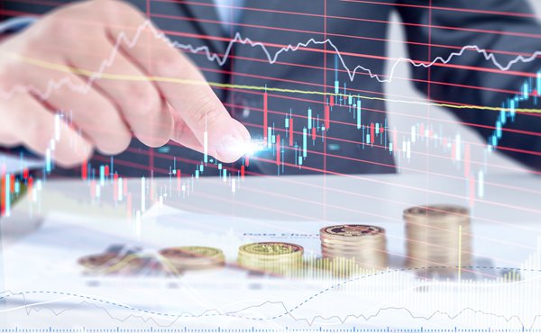 广州千人齐聚观看阅兵直播 老兵：我国军事发展日新月异